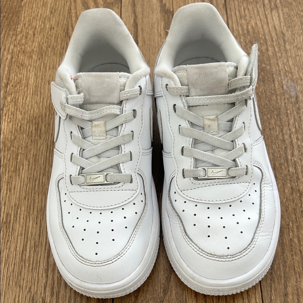 Nike Kids White Air Force 1 - size US 2
